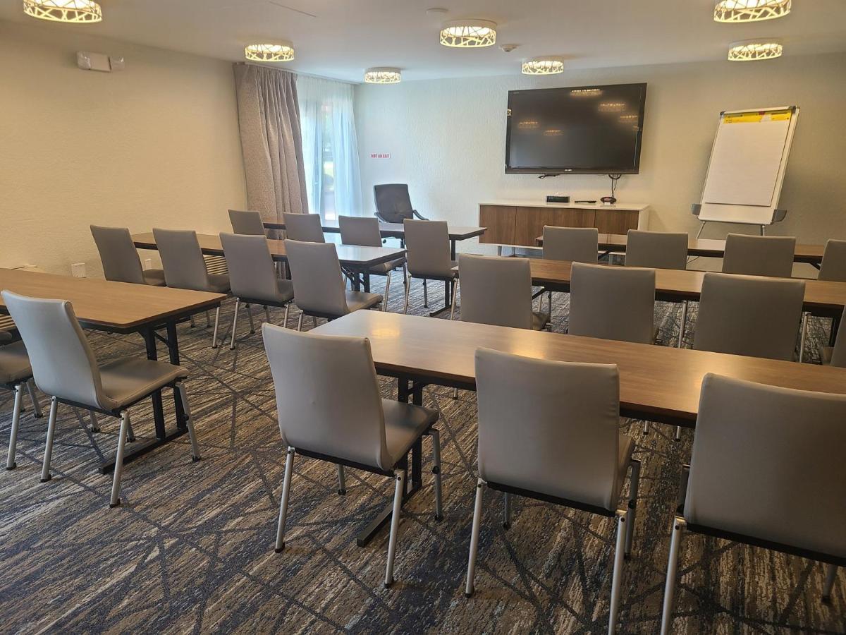Holiday Inn Express Fort Lauderdale North - Executive Airport By Ihg Zewnętrze zdjęcie