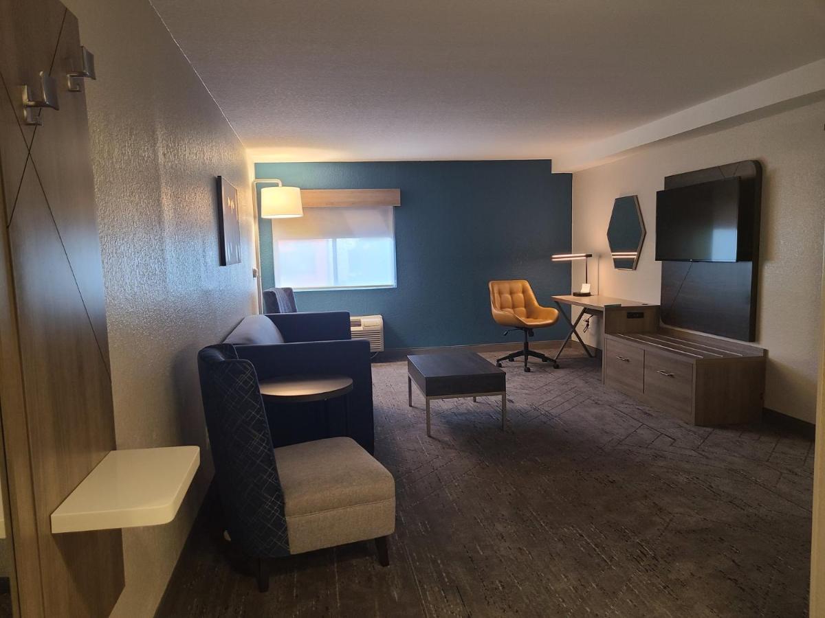 Holiday Inn Express Fort Lauderdale North - Executive Airport By Ihg Zewnętrze zdjęcie