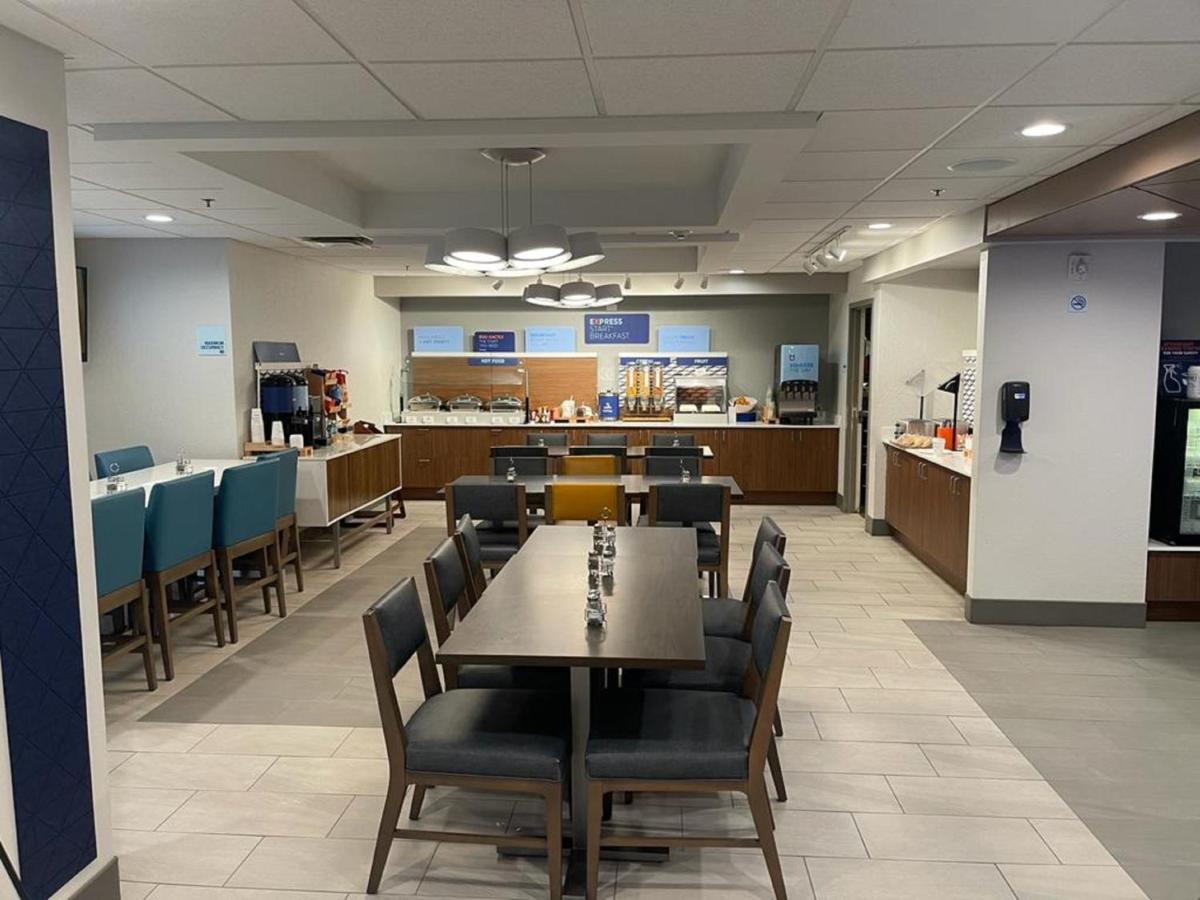 Holiday Inn Express Fort Lauderdale North - Executive Airport By Ihg Zewnętrze zdjęcie