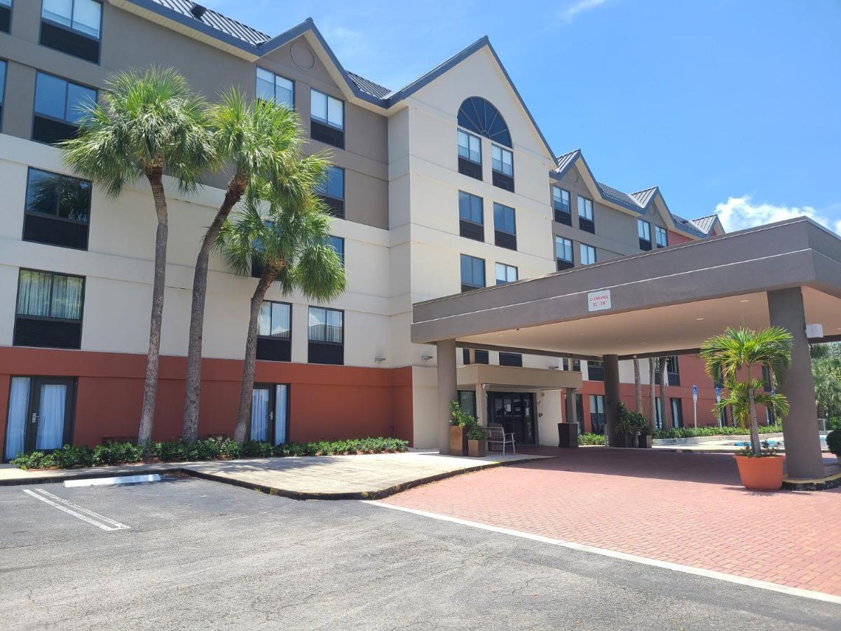 Holiday Inn Express Fort Lauderdale North - Executive Airport By Ihg Zewnętrze zdjęcie