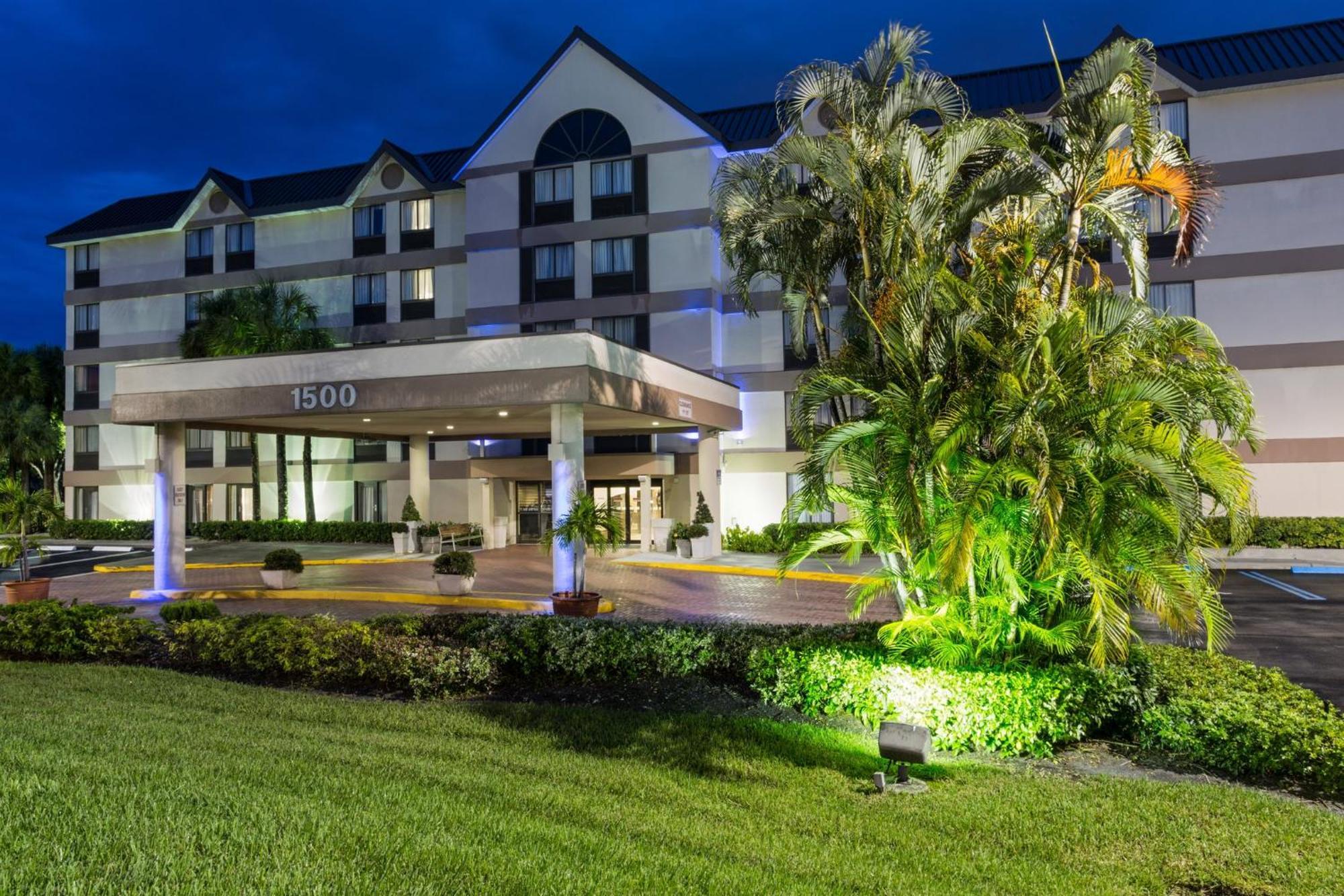 Holiday Inn Express Fort Lauderdale North - Executive Airport By Ihg Zewnętrze zdjęcie