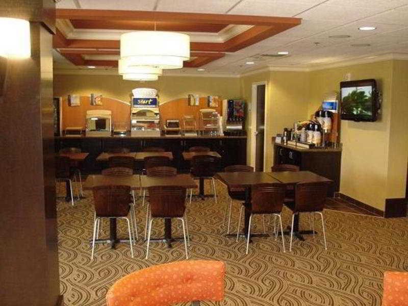 Holiday Inn Express Fort Lauderdale North - Executive Airport By Ihg Zewnętrze zdjęcie